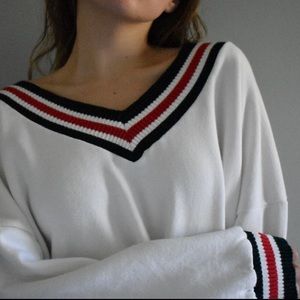 Comfort V-Neck Oversized Sweatshirt